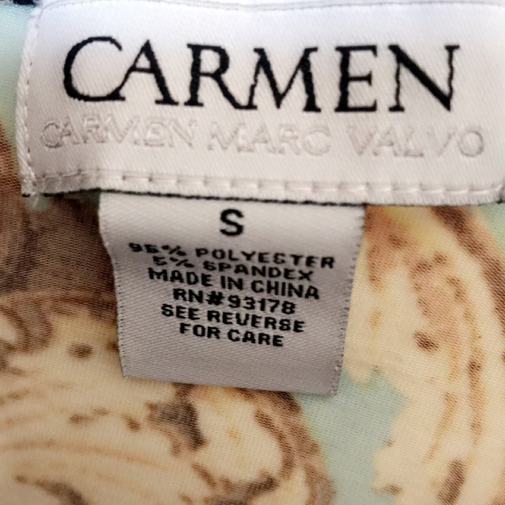 Carmen Marc Valvo blouse with print. - Picture 7 of 7